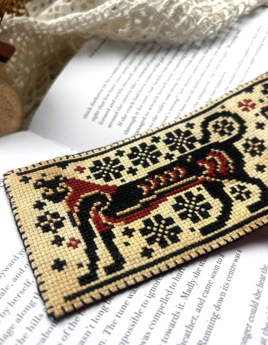 Greek Wonky Lion cross stitch bookmark pattern